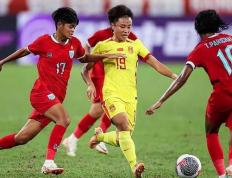 关于国际女足赛火爆上演惊险一幕，全队团结奋战取胜的信息